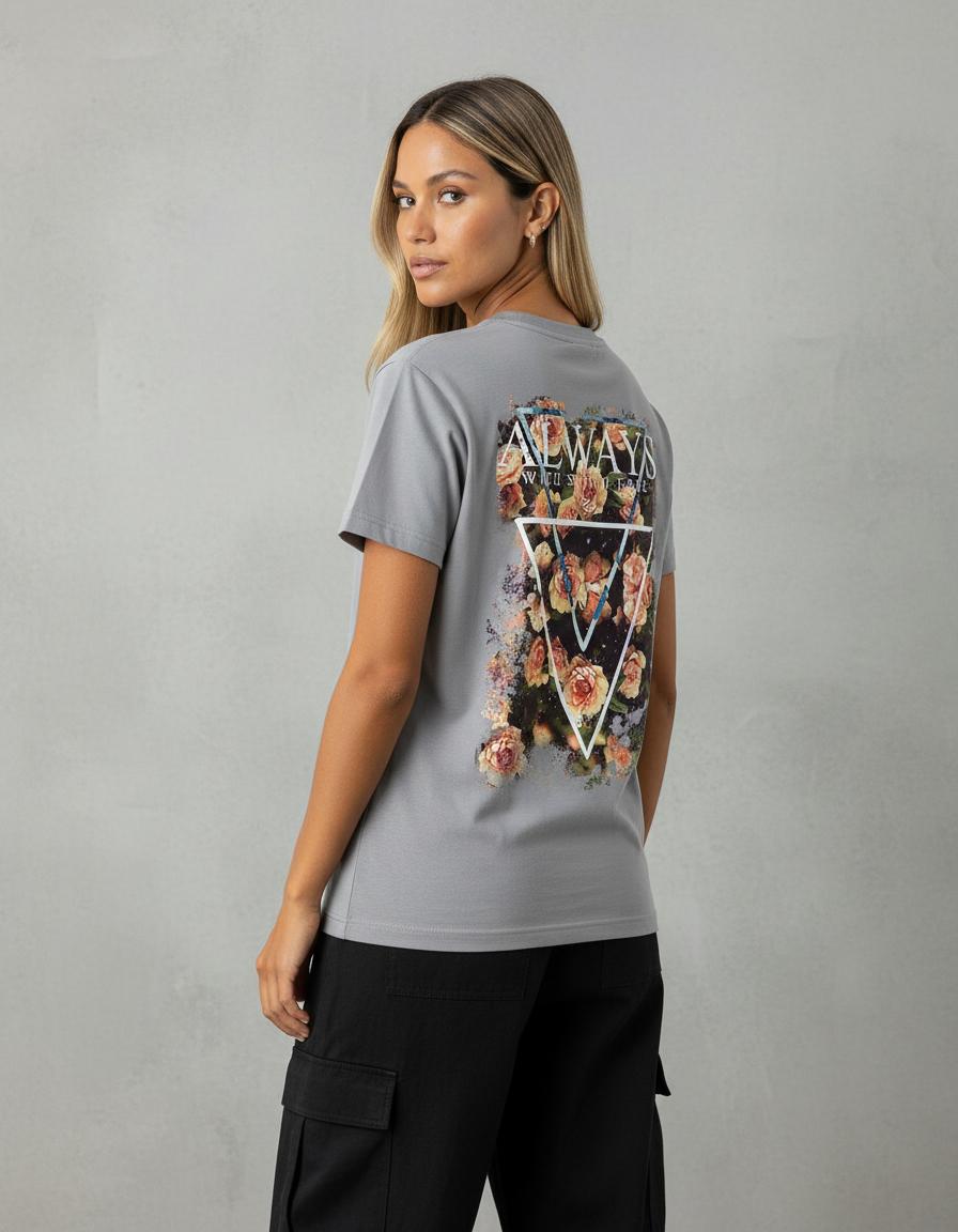 Modelo mide 1,63m y usa talla S