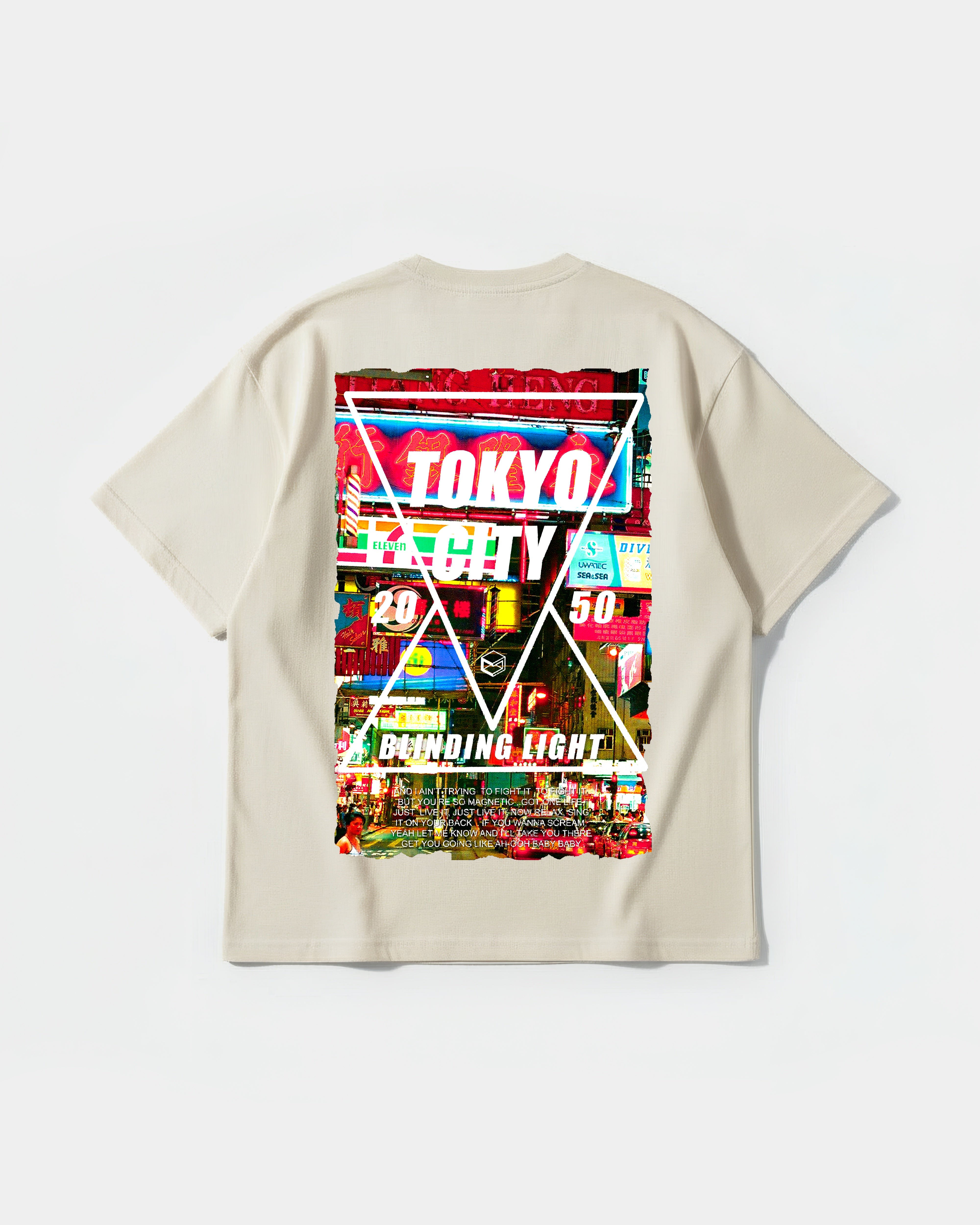 Camiseta Tokyo 2050 Big Back Oversize Basic Beige