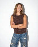 Modelo mide 168cm y usa talla M