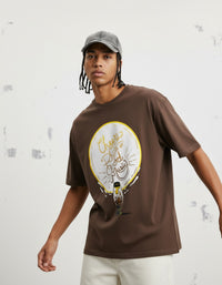 Modelo mide 1,82m y usa talla L