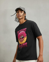 Modelo mide 1,82m y usa talla L
