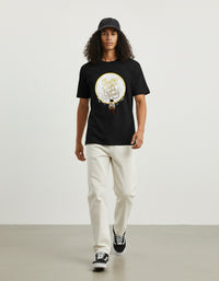 Modelo mide 1,83m y usa talla L