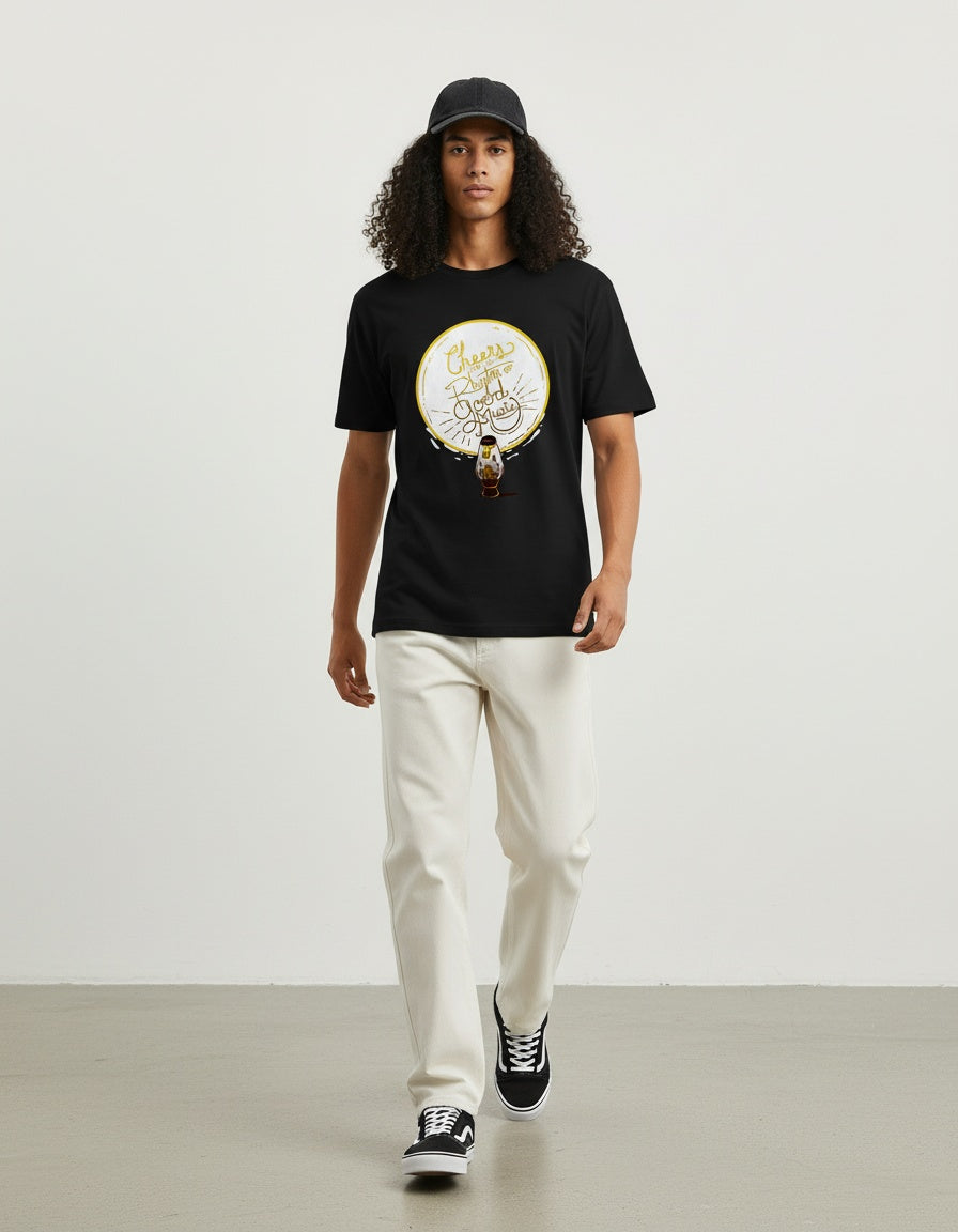 Modelo mide 1,83m y usa talla L