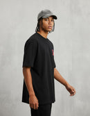 Modelo mide 1,82m y usa talla L