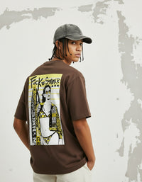 Modelo mide 1,82m y usa talla L