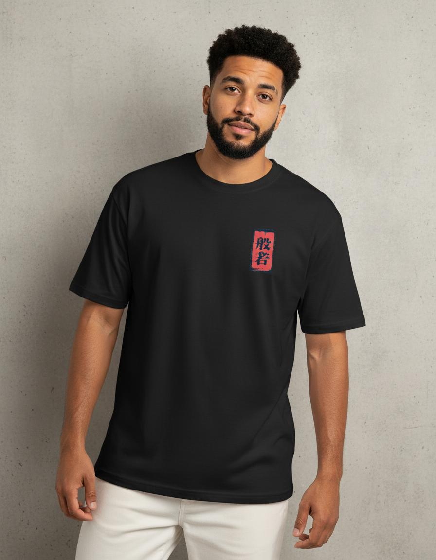 Modelo mide 1,78m y usa talla L