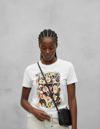 Modelo mide 1,76m y usa talla M