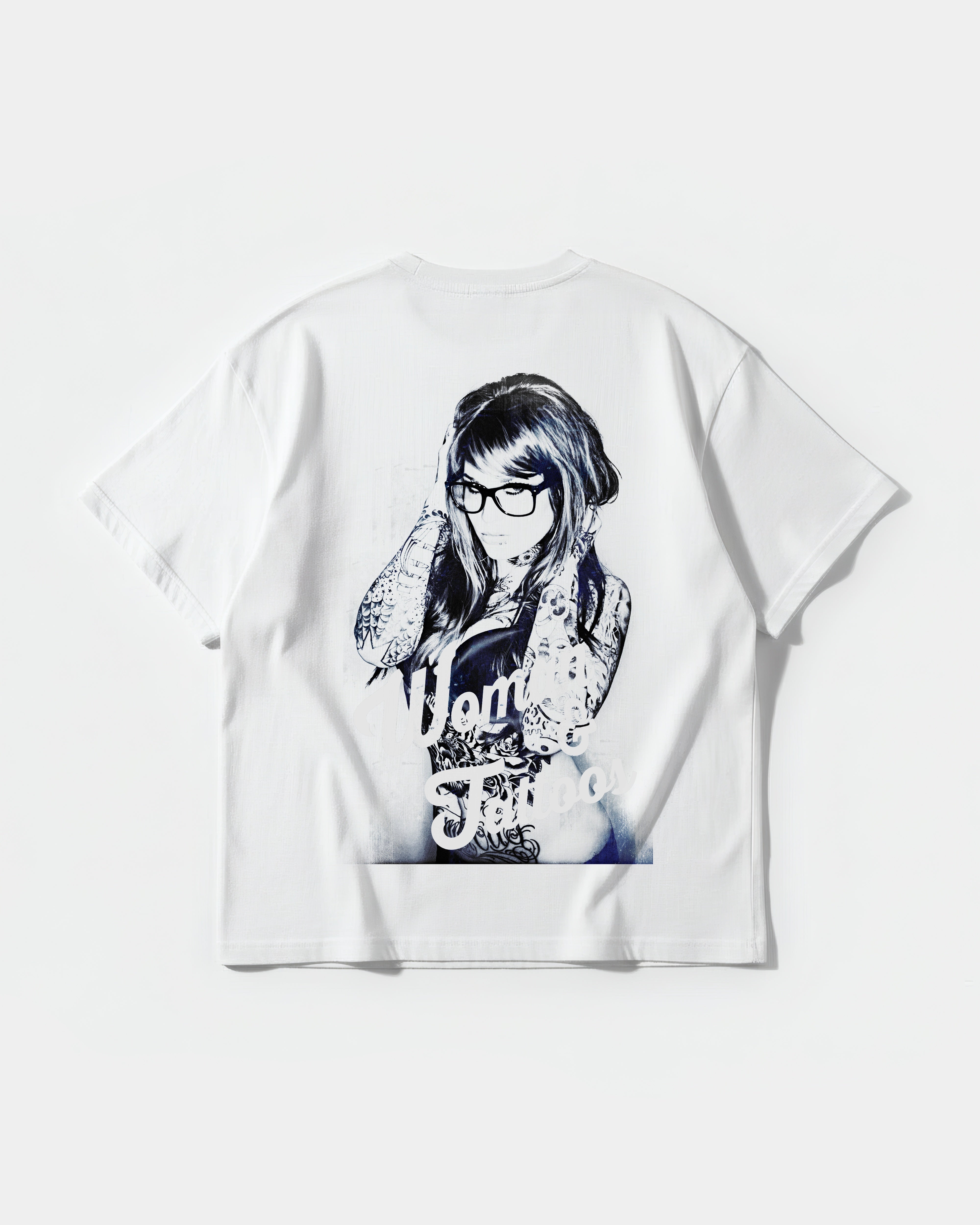 Woman And Tattoos Big Back Oversize Basic T-shirt