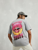 Modelo mide 1,82m y usa talla L