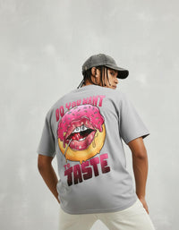 Modelo mide 1,82m y usa talla L