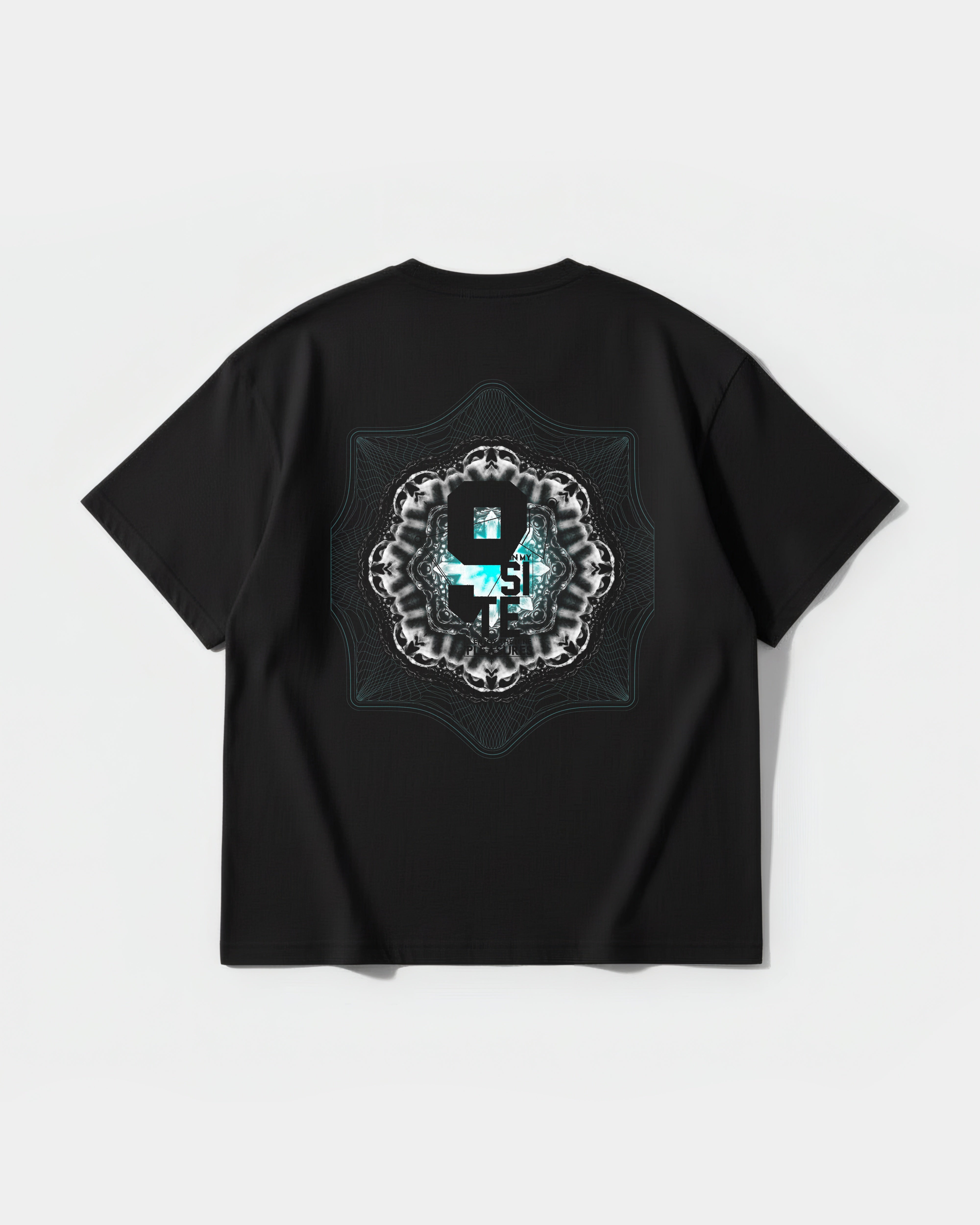 Camiseta Pleasures Big Back Oversize Basic