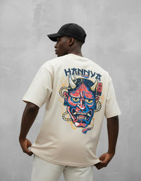 Modelo mide 1,85m y usa talla L