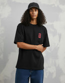 Modelo mide 1,83m y usa talla L