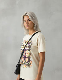 Modelo mide 1,64m y usa talla S