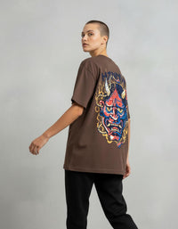 Modelo mide 1,74m y usa talla M