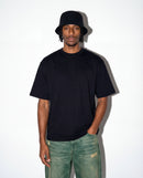 Modelo mide 193cm y usa talla XL