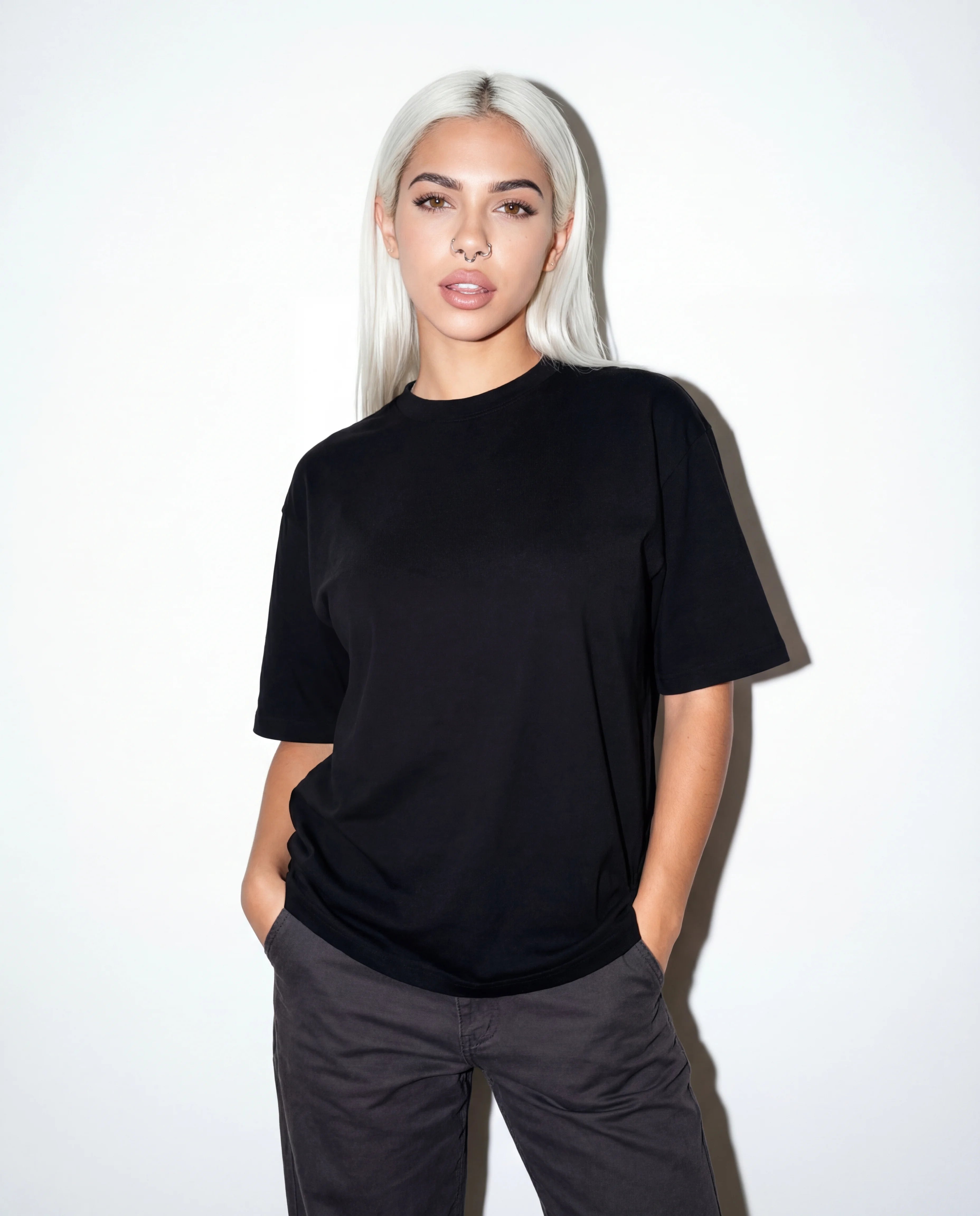 Modelo mide 165cm y usa talla M